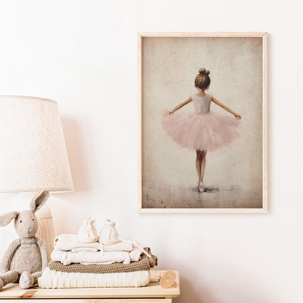 Quadro Decorativo: Bailarina Delicada com Vestido Rosa