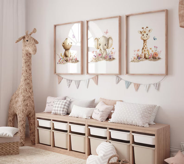 Kit 3 Quadros Decorativos Animais e Flores: Urso, Elefante e Girafa