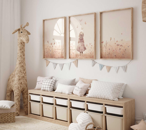 Kit 3 Quadros Decorativos: Menina em Pé em Campo de Flores Silvestres com Borboletas Voando